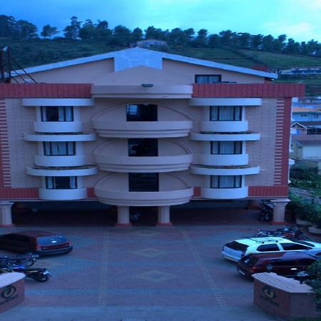 Hotel Blue Bird Ooty Extérieur photo